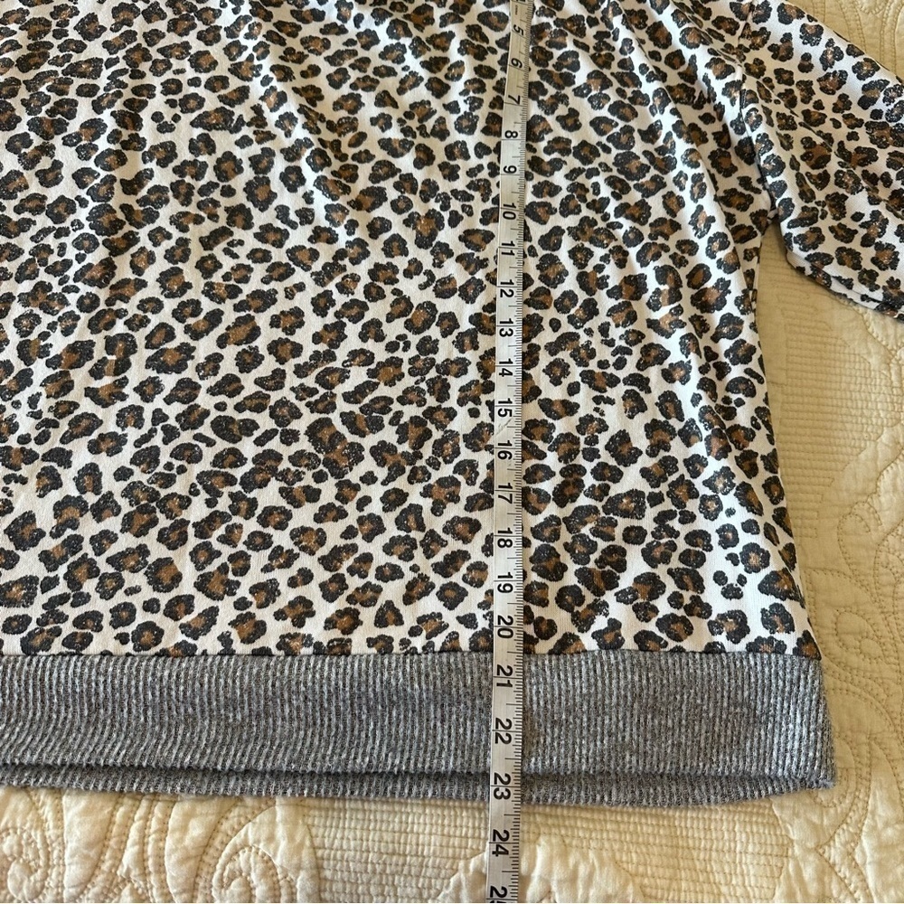 COZY soft and supple animal print sweatshirt, beautiful condition size XL - Picture 8 of 10
